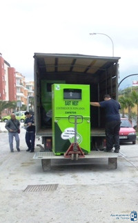 Contenedor de ropa usada